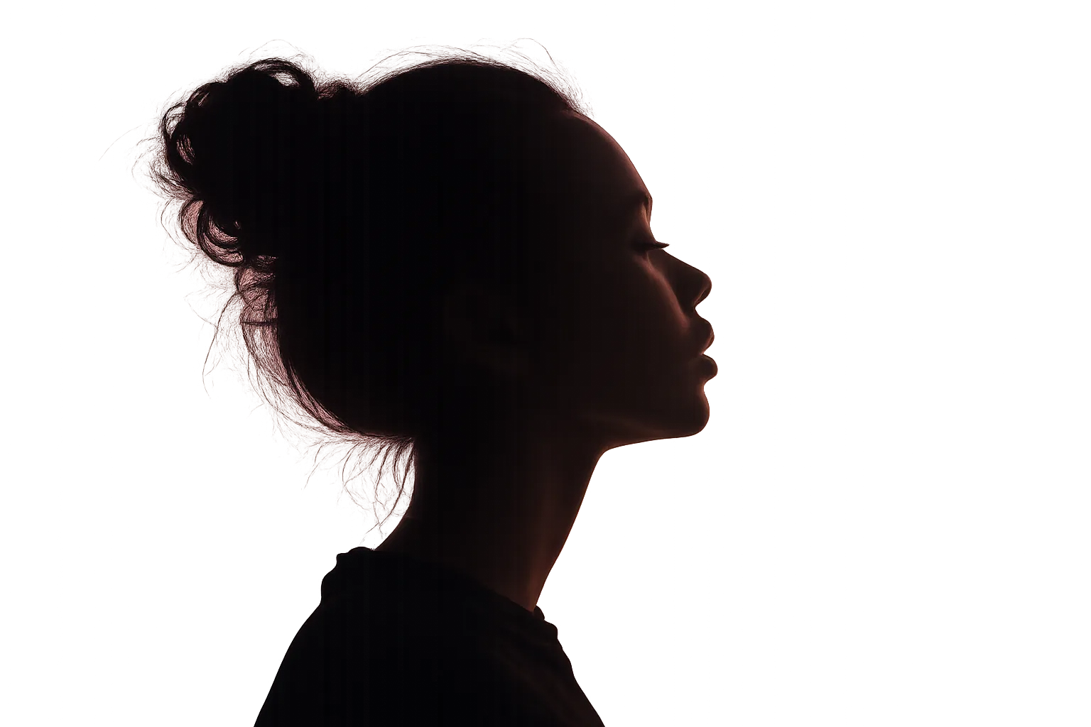 Mujer en calma reflejando bienestar emocional